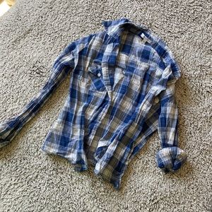 Delia’s Medium Light Blue Flannel